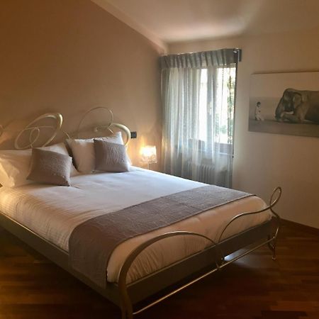 Marie Rose Luxury B&B & Apartment Ντεζεντσάνο ντελ Γκάρντα Εξωτερικό φωτογραφία
