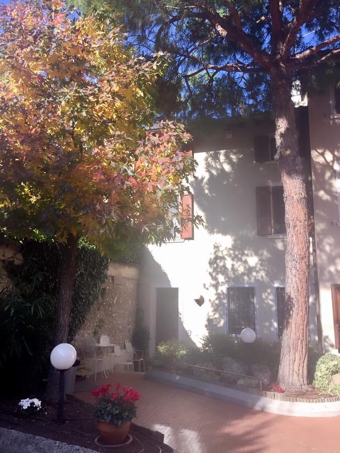 Marie Rose Luxury B&B & Apartment Ντεζεντσάνο ντελ Γκάρντα Εξωτερικό φωτογραφία