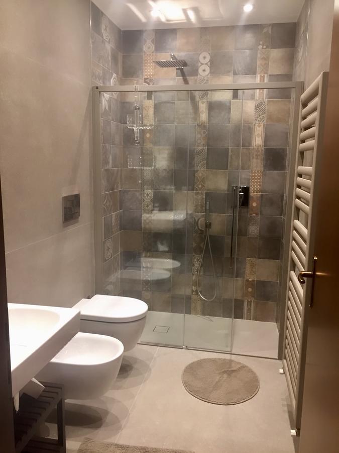 Marie Rose Luxury B&B & Apartment Ντεζεντσάνο ντελ Γκάρντα Εξωτερικό φωτογραφία