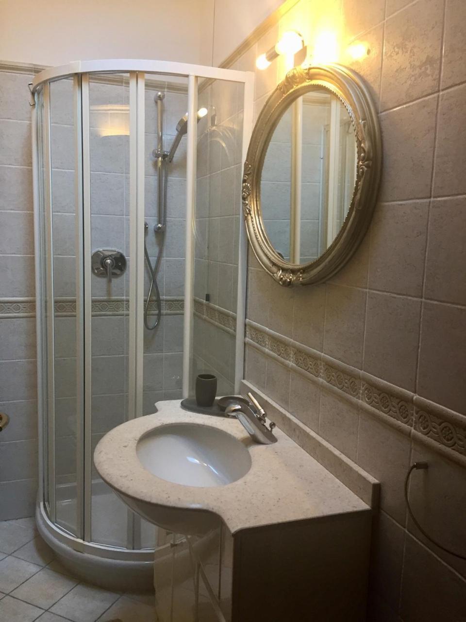 Marie Rose Luxury B&B & Apartment Ντεζεντσάνο ντελ Γκάρντα Εξωτερικό φωτογραφία